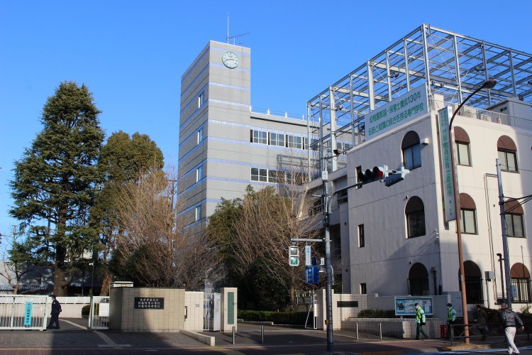 学芸大付属中学校と都立竹早高。