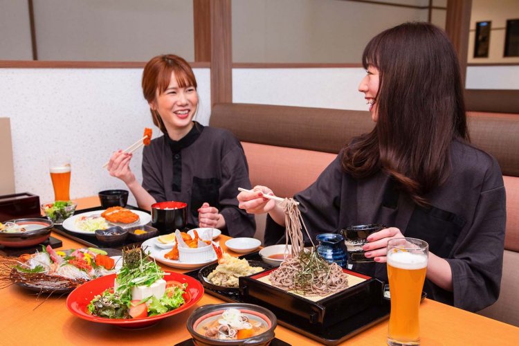 レストランは袖ケ浦をはじめ、千葉県産食材を使った料理が多い。