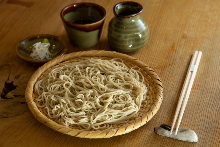 せいろ 800円。本枯れ節をたっぷり使ったつゆや濃いそば湯も格別。