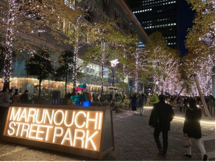 この街並みとシャンパンゴールドのイルミネーションが最高だ。