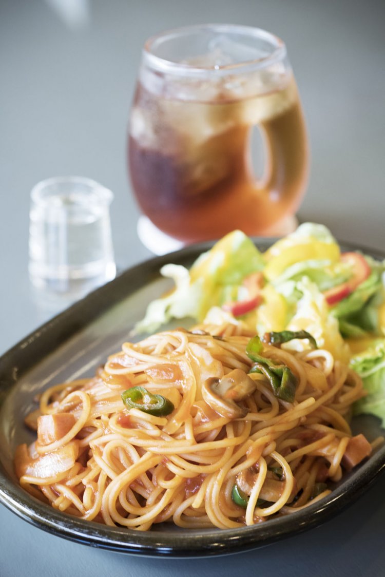 変わらぬ味のナポリタンセット1100円。