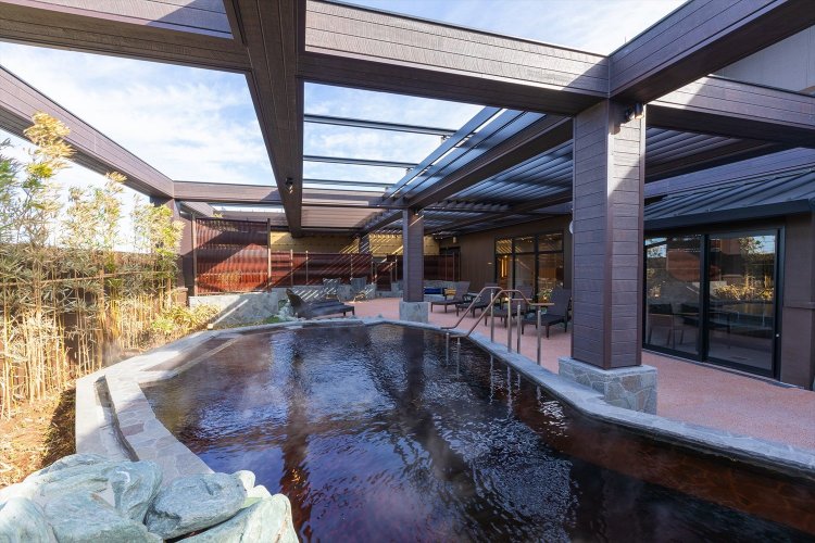 2022年1月にオープン2年目に突入。開放的でゆったりサイズの露天風呂は袖ケ浦初の天然温泉。