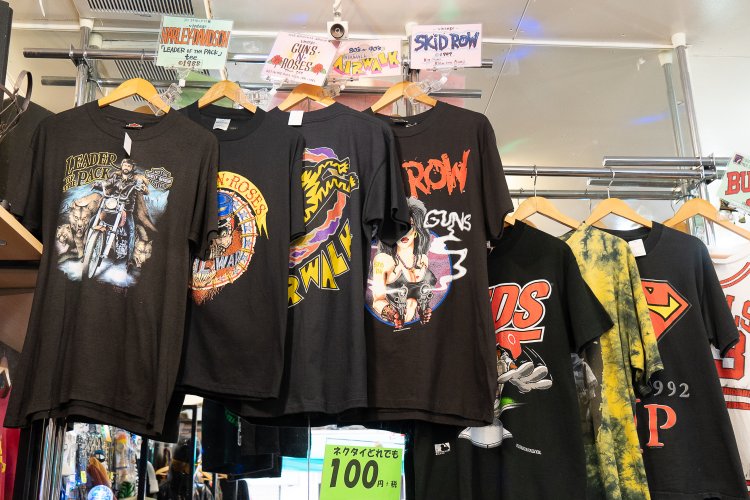 “古着屋の街”高円寺の古着店11選。世界をも相手にする店主たちが個性的なアイテムをセレクト