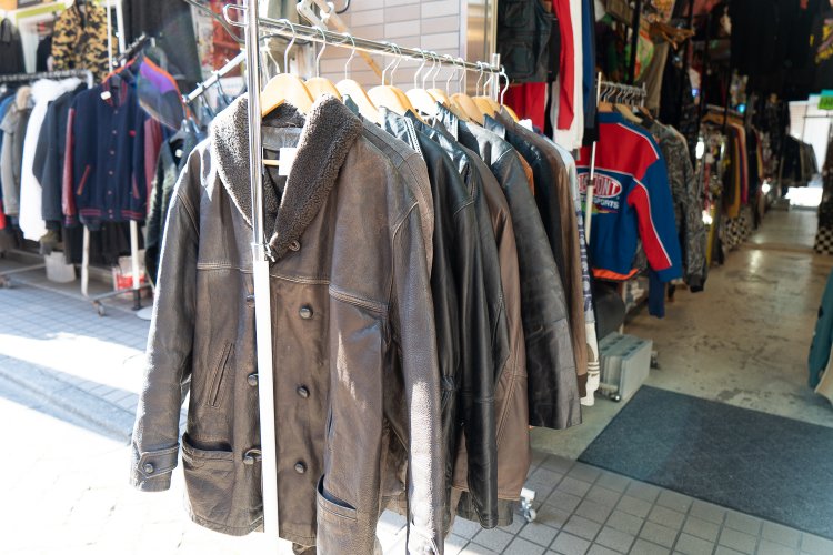 冬の必需品、レザーのジャケット類。寒さ対策にいかが？