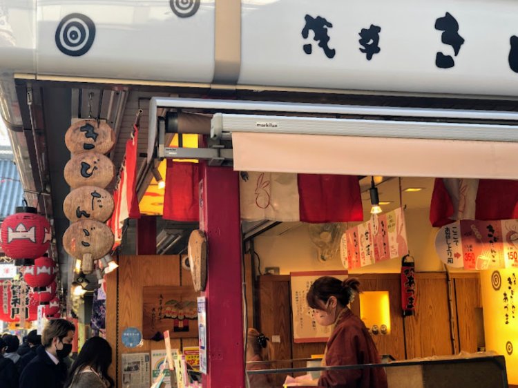 店先にはいつも活気がある。