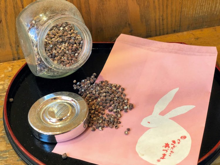 これが原料の「たかきび」だ。