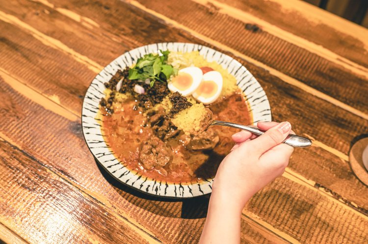 マトンのキーマカレーは、脂身の少ないもも肉を使っているためクセがない。