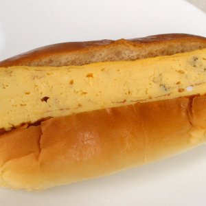 西荻窪『ブルク手作りパン』。老舗ベーカリーの新名物「たまごやきサンド」家族がつないできた70年の歴史