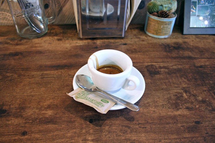 エスプレッソ シングル400円（ダブルは500円）。