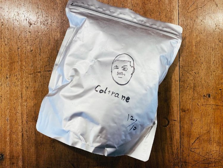 コーヒー豆の手描きパッケージも味がある。