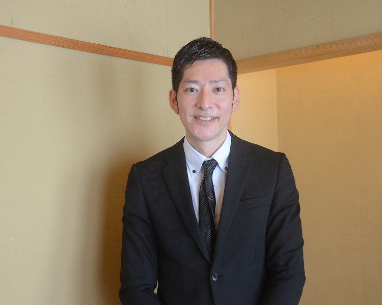 お話を伺った鑓水将也さん。