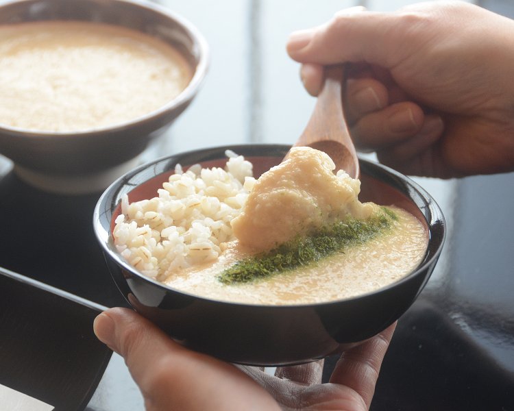 『浅草むぎとろ』伝統のむぎとろ。マイルドで優しい味わい。