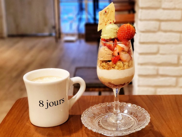 コパルフェ 紅茶付き 1700円。（期間限定2022年1月8日〜2月7日）