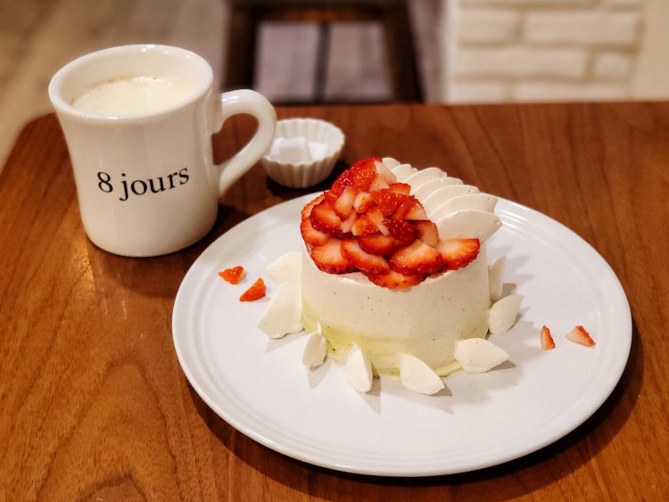 和心のシフォン 紅茶付き 2100円。（期間限定2022年1月8日〜2月7日）。