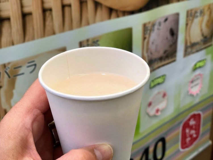 寒い日の甘酒はやはり人気がある。 