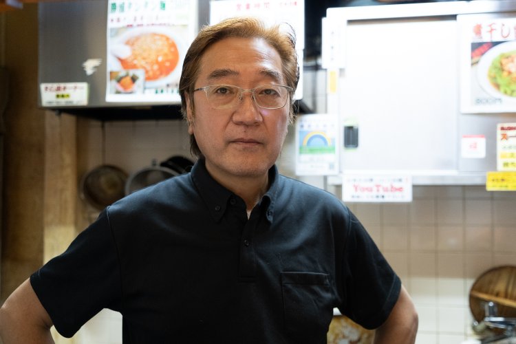 店主の森江賢太郎さん。高円寺は地元とのこと。