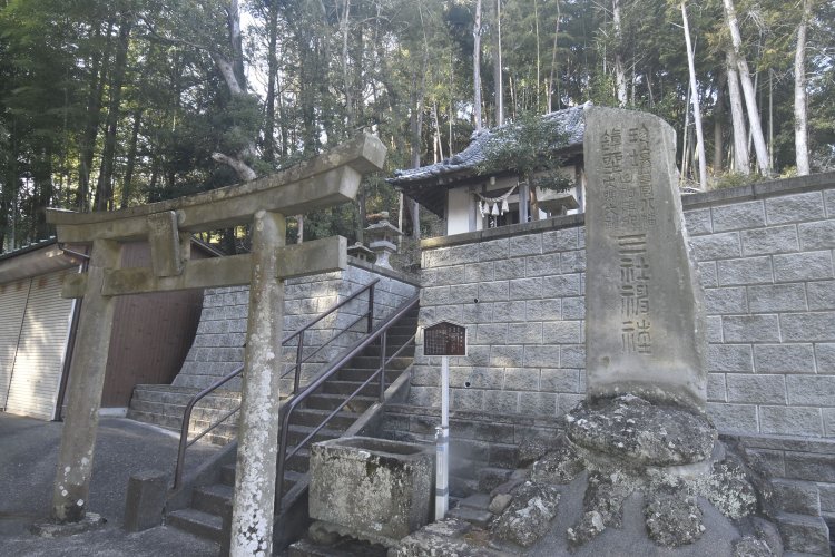 安千代のために義時が若宮八幡神として祀ったのが始まりの珍場神社。