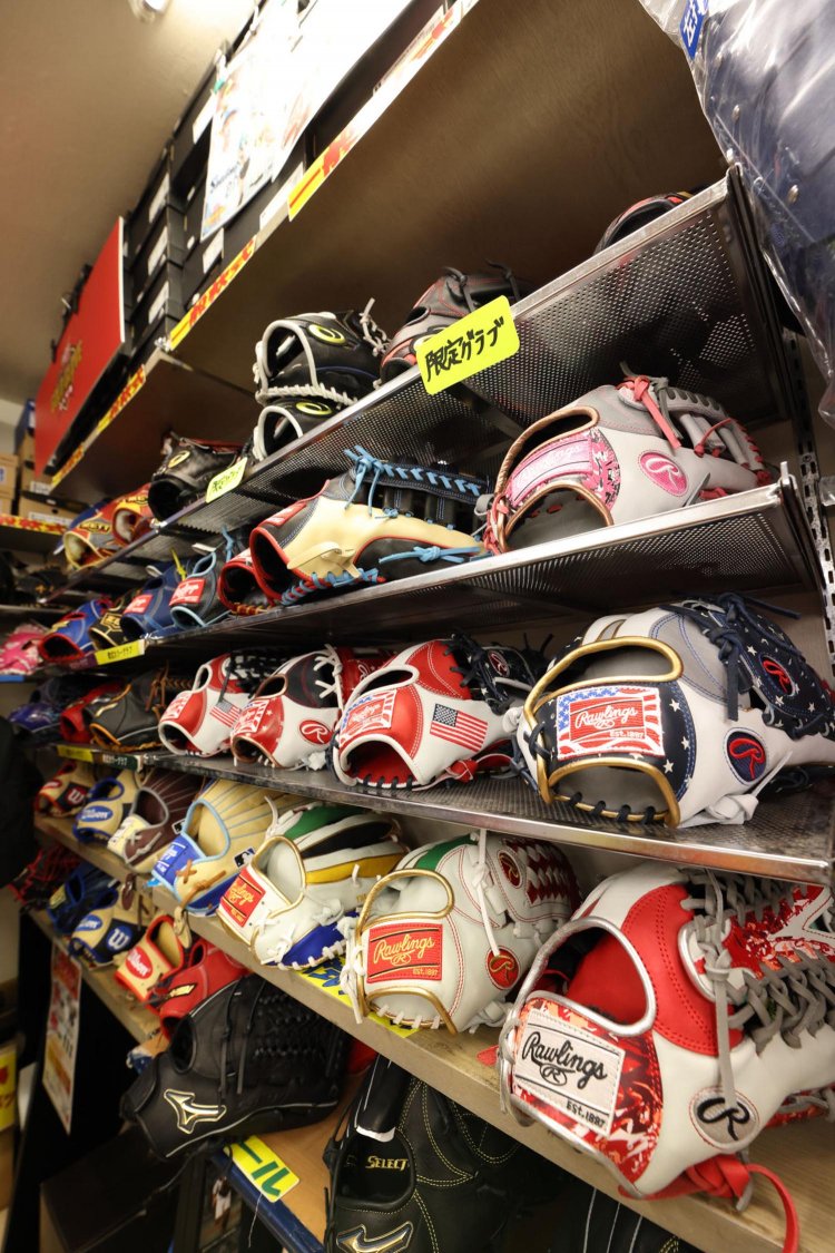 上野中通商店街ジュエン店内