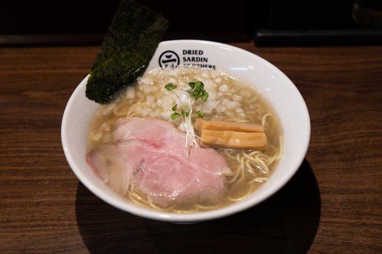 DRIED SARDIN BROTHERS（ドライ サーディン ブラザーズ）