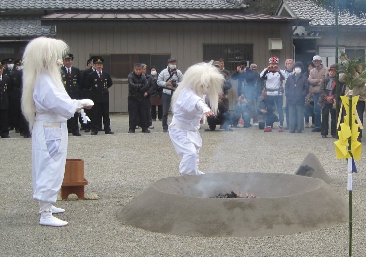 火伏神事の様子。
