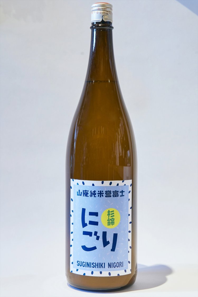 旨辛口の爽やかなにごり酒で火入れ済。お鍋の供に最適。常温が◎。