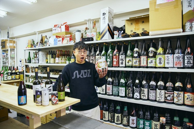 思わず身構えてしまうような酒が並ぶが、店主の白石さんはとても気さくなのでご安心を。