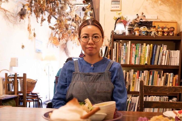 オーナーシェフの伴奈美さん。