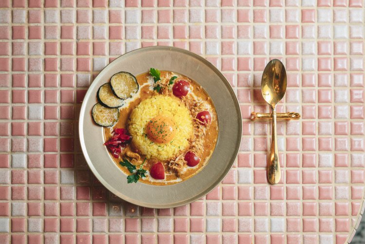 提供された瞬間に写真を撮りたくなる美しさ。ピンク色のタイルともマッチしている。