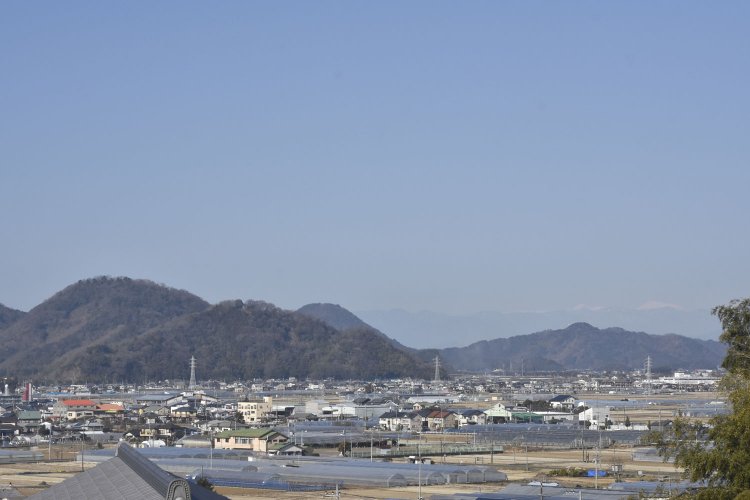 香山寺からは山木地区、さらに遠くの江間地区まで見渡せる。