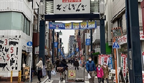 【戸越って、どんな街？】戸越銀座は関東で一番長い商店街。庶民的なコロッケやおかずの食べ歩きが楽しいが、シチュー、焼き芋、温泉と新名物も続々！