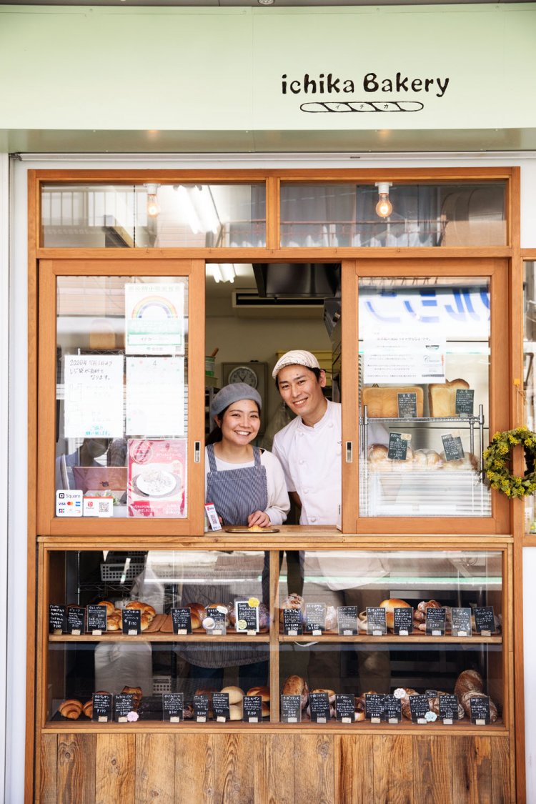 「地元に支えられています」と尾関夫妻。