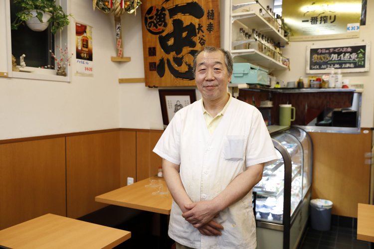 「実は一番手が込んでるのはサービス定食」と杉浦さん。