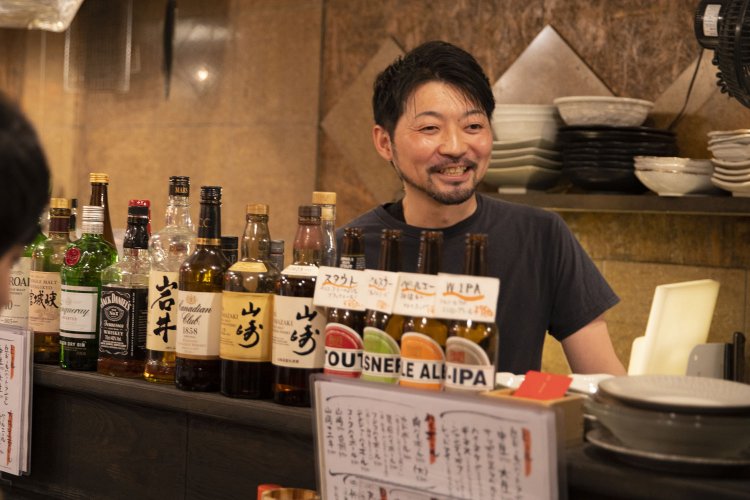 「陸奥八仙や田酒など地元青森の地酒も置いています」と栁澤さん。