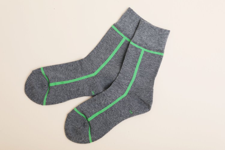 2200円。あの電車のカラーをおしゃれにはこう。