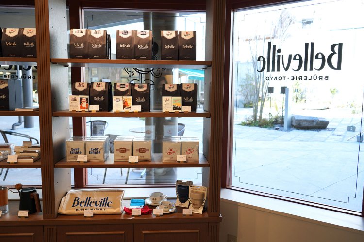 コーヒー豆は浅煎り〜深煎りのブレンド4種を提供、今後はシングルオリジン1種も展開予定。