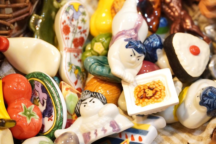 かわいい箸置きがいっぱい。これも奈穂さんのアイデア。