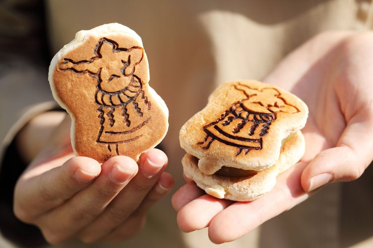 お相撲焼き1個240円。