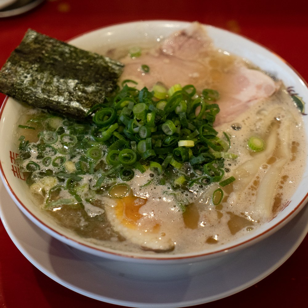 高円寺『ラーメン 健太』では、継ぎ足し熟成が育てる“くさうまスープ”の甘みを堪能すべし