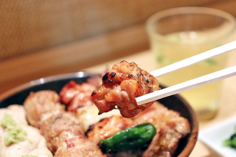 おいしいものは美しい。ひとくちごとに幸せをかみしめる。