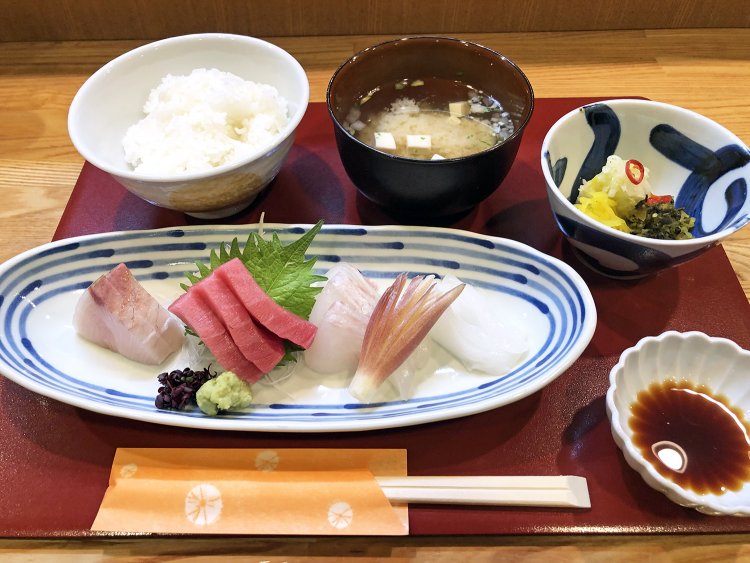 日本橋の美味しいランチおすすめ17選 レトロな老舗から入りやすい食堂まで さんたつ By 散歩の達人
