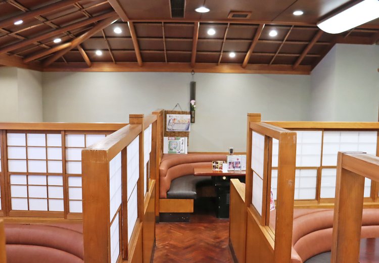 障子は開閉することができるので、ほどよく開放感もあるプライベート空間に。