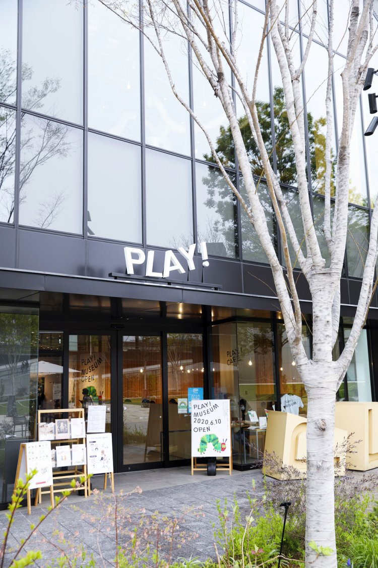 上階は子供向けの屋内広場が。