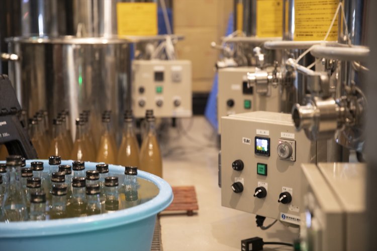 瓶詰めや火入れも同所で行う。