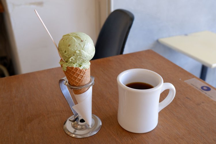 アイスクリーム（シングル）500円、ドリップコーヒー600円。