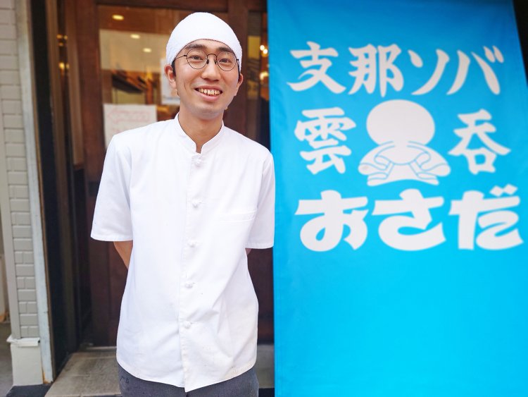 店主の長田翔さん。もともとラーメンの食べ歩きが大好きで、話好きで気さくな人柄。