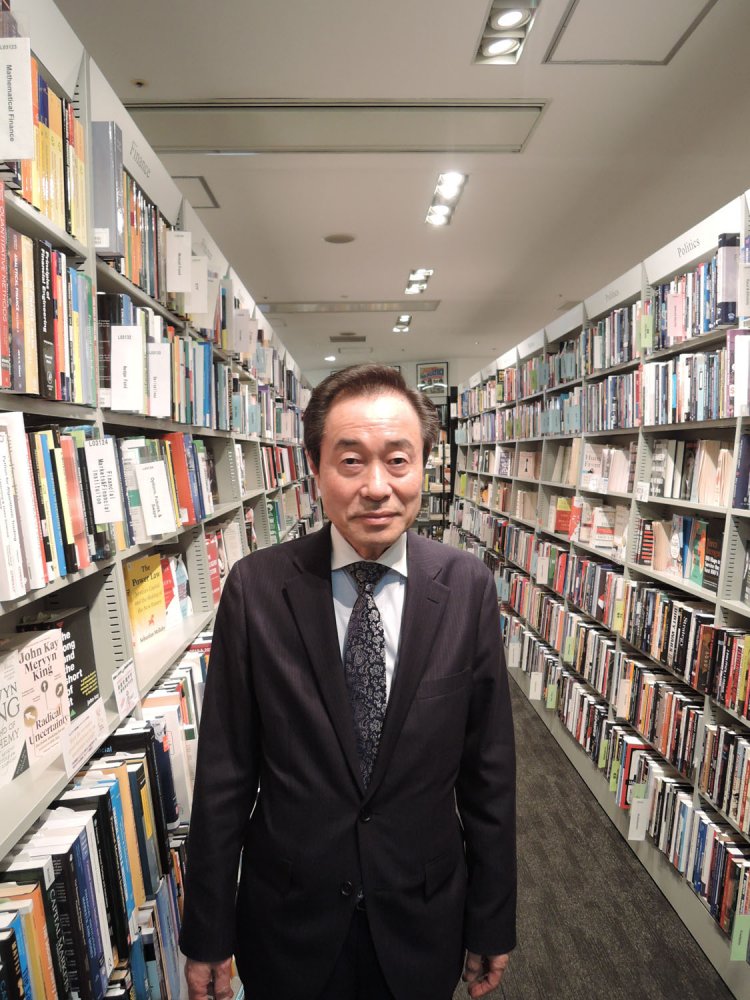 案内してくれた副店長の壹岐直也さん。