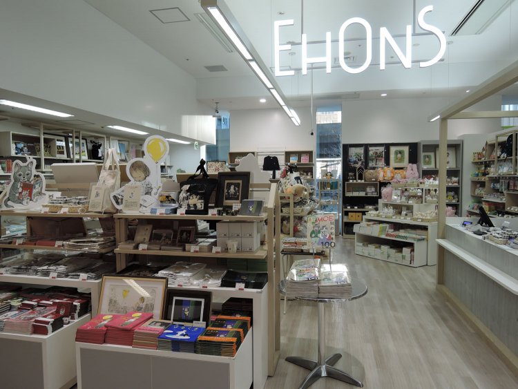 2階には、絵本の世界を楽しむ空間「EHONS　TOKYO」を2021年10月オープン。