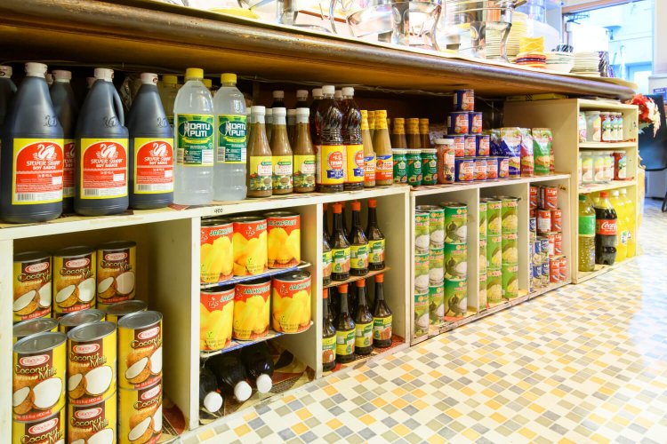 見ているだけでも楽しいフィリピン食材もいろいろ。