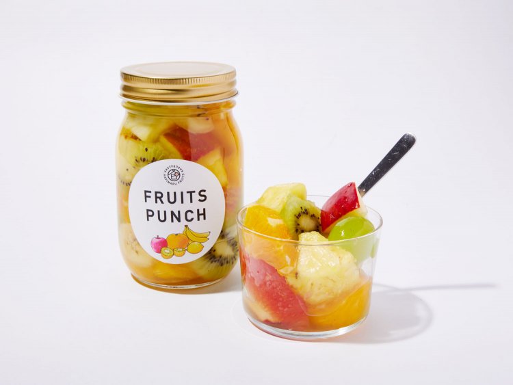 フルーツポンチ1296円。