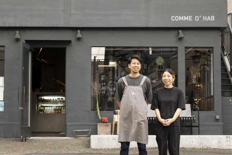 パンは奥さまの井上千尋さん、夫の直弘さんはイタリアン出身で具材や接客担当。